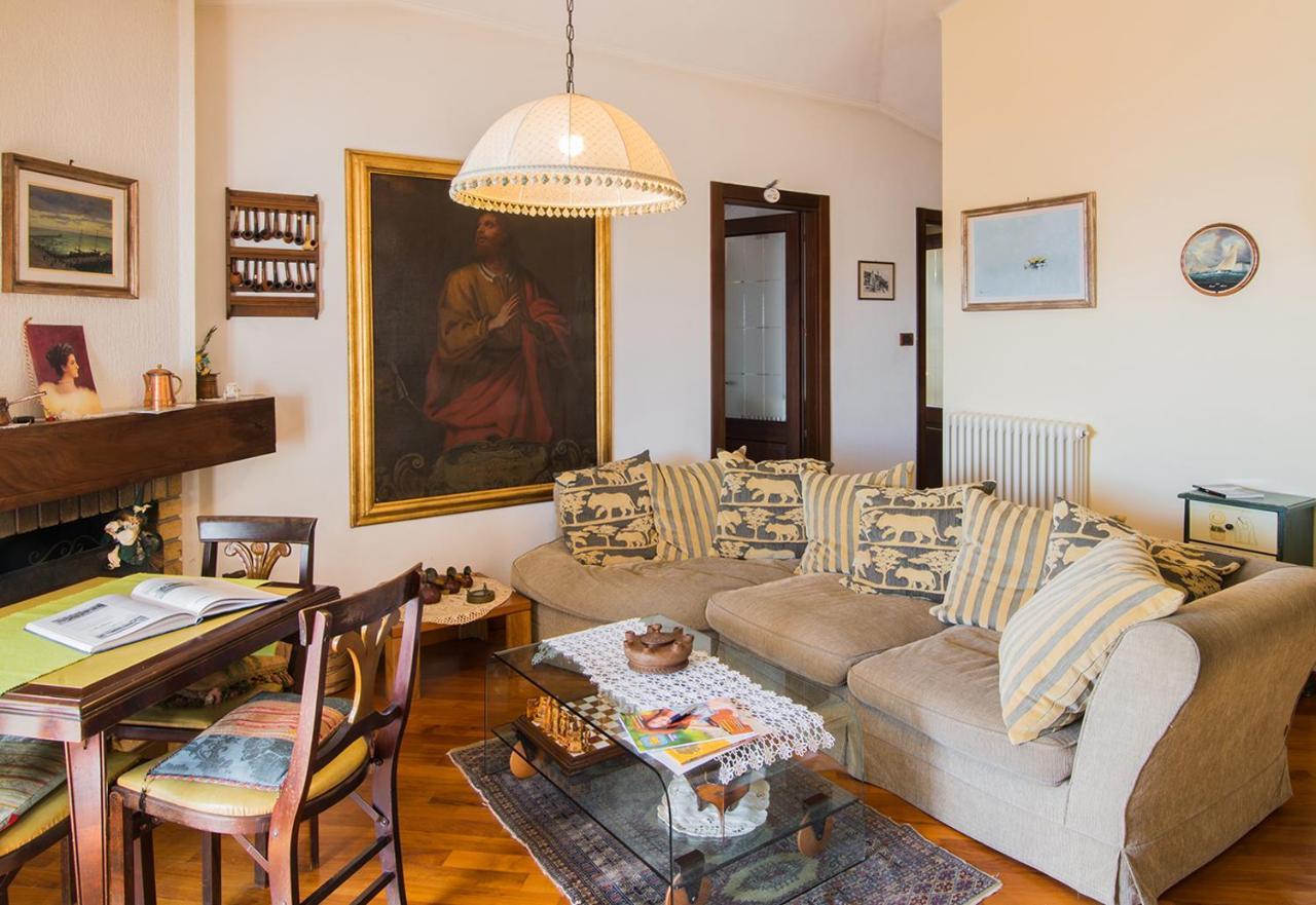 La Mansarda Delle Meraviglie B&B Superior Trieste Exterior foto