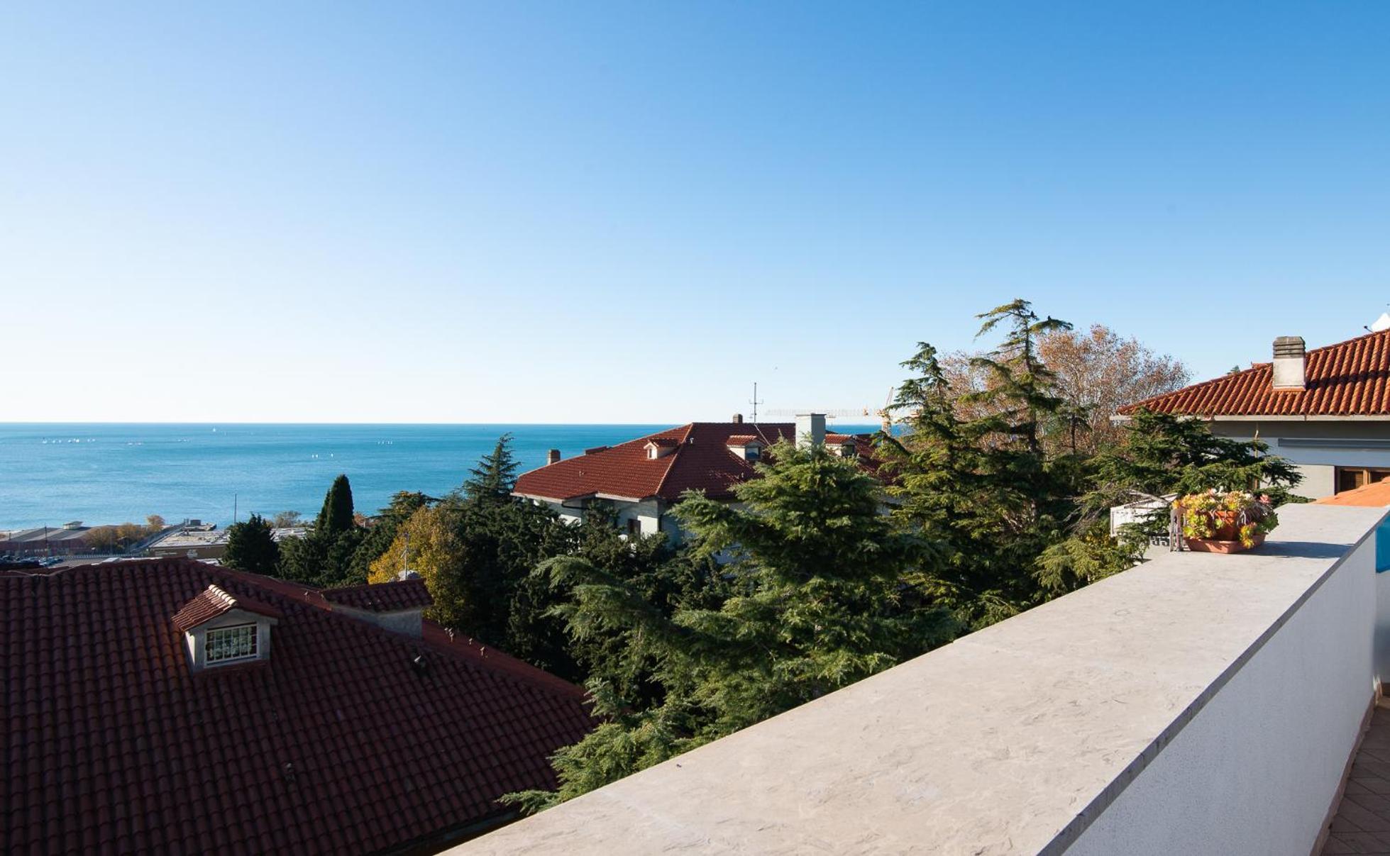 La Mansarda Delle Meraviglie B&B Superior Trieste Exterior foto