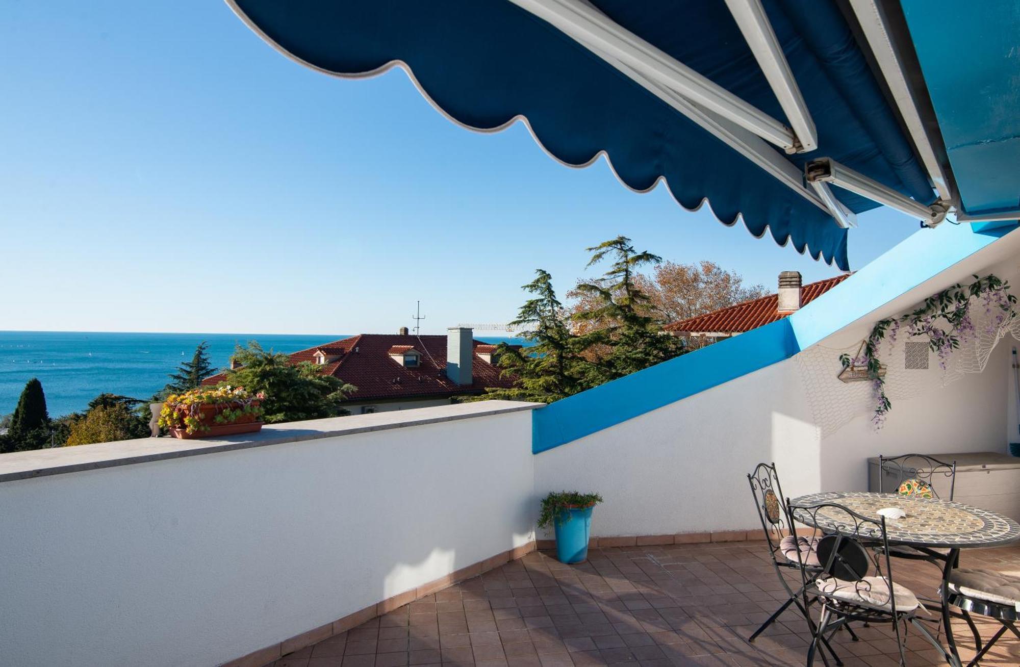 La Mansarda Delle Meraviglie B&B Superior Trieste Exterior foto